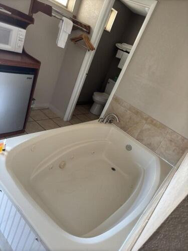 King Suite Spa Bath