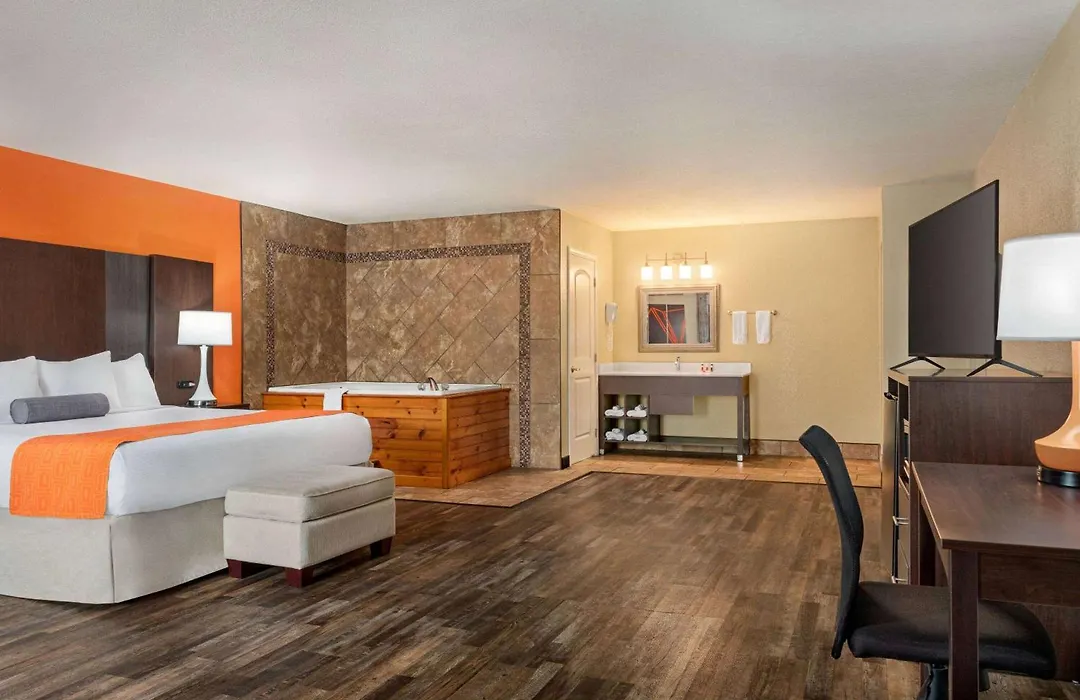 Howard Johnson By Wyndham Pigeon Forge-1