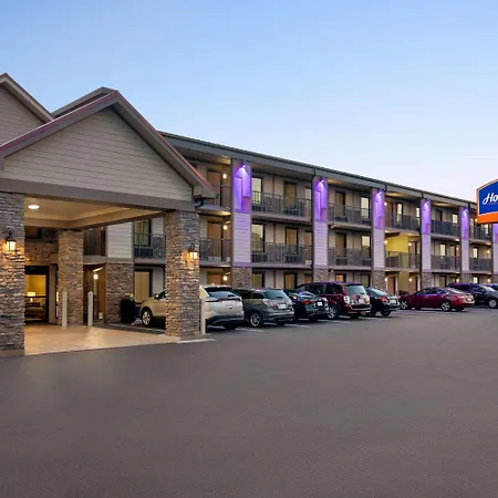 Howard Johnson By Wyndham Pigeon Forge-3