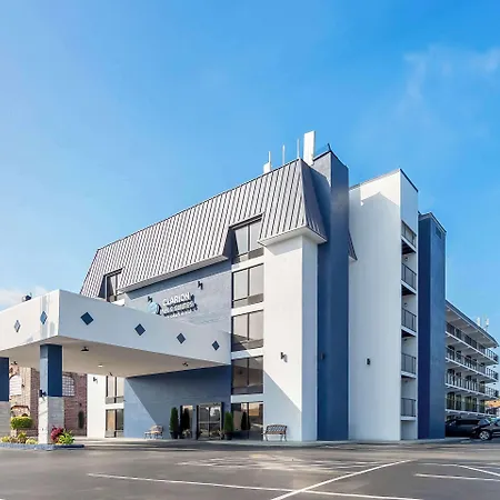 Clarion Inn & Suites Near The Leconte Center Pigeon Forge-3